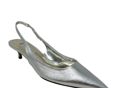 Kitten Heel Slingback By Zara In Silver Leather, Size: 7 For Discount