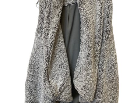 Vest Faux Fur & Sherpa By Clothes Mentor In Grey, Size: L Cheap