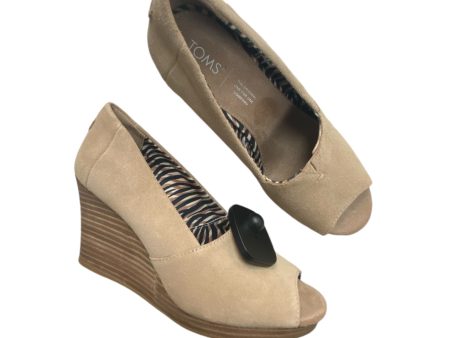 Shoes Heels Wedge By Toms In Tan, Size: 7 For Cheap