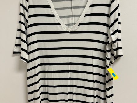 Top Short Sleeve By Torrid In Striped Pattern, Size: M Online Hot Sale