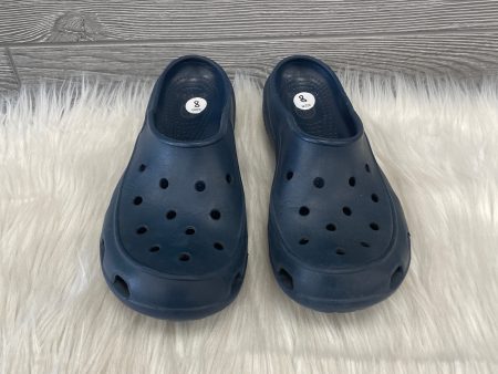 Sandals Flats By Crocs In Blue, Size: 8 For Cheap