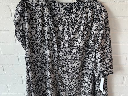 Top Short Sleeve By Torrid In Black & White, Size: 2x Discount