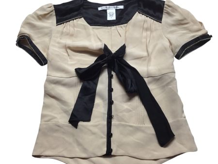 Top Short Sleeve Designer By Diane Von Furstenberg In Black & Tan, Size: 0 For Sale